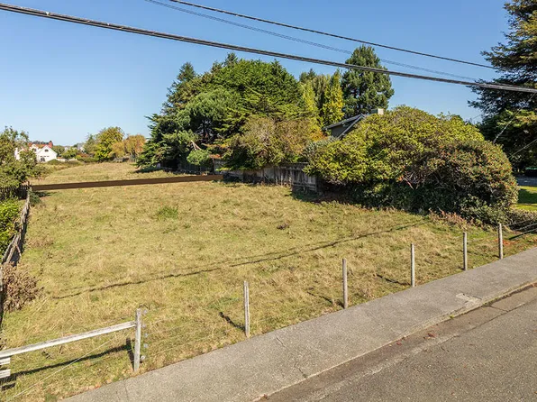 989 Rose Ave, Ferndale, CA 95536