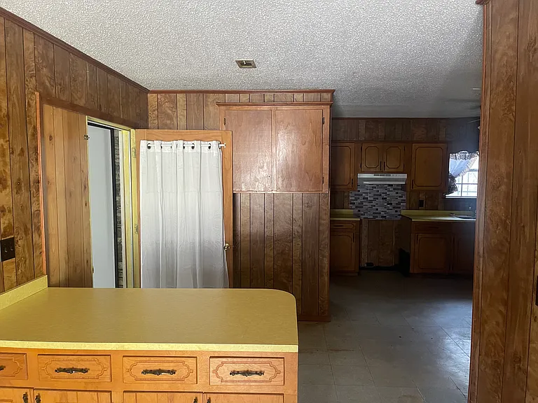 2924 N Highway 15 — Photo 13