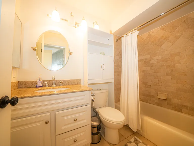 4527 Carpinteria Ave #D — Photo 12