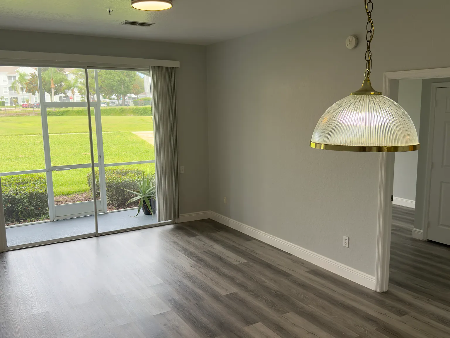 3 bed, 1268 sqft, $2,195 — Photo 4