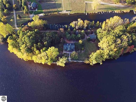 4th image of 1087 Bundy Dr