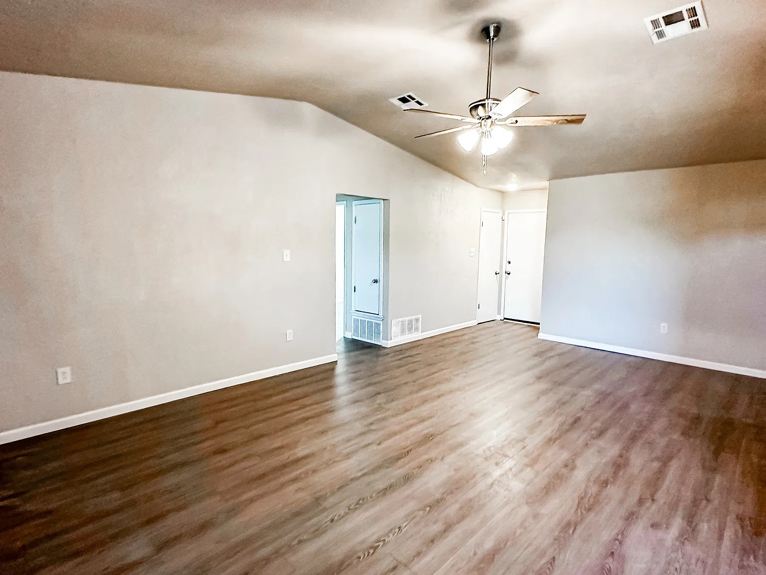 3 bed, 1330 sqft, $1,395 — Photo 4