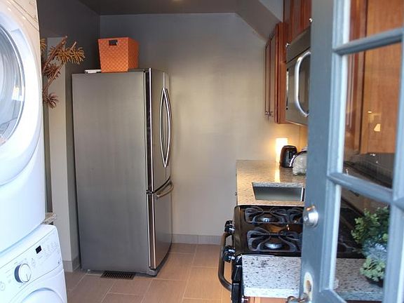 4th image of 4416 Holly St APT 1N