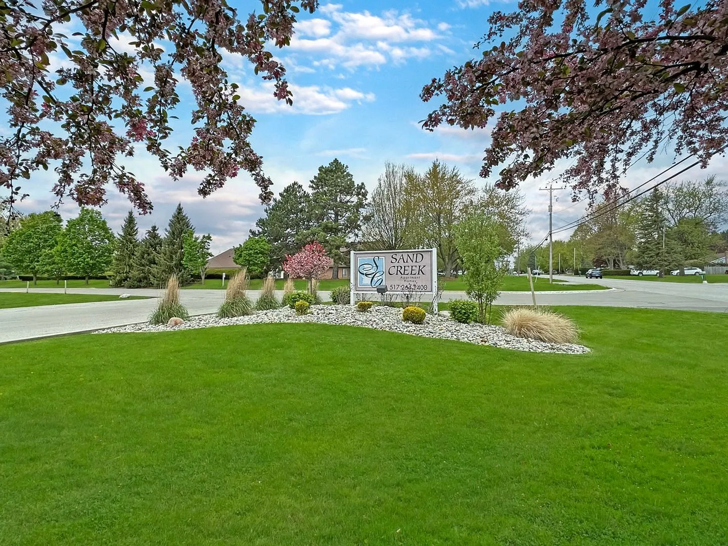 Adrian College Less than 2 miles away Sand Creek 1 Bedroom Rent $999/month — Photo 4