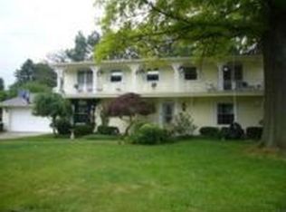 31280 Pickwick Ln, Beverly Hills, MI