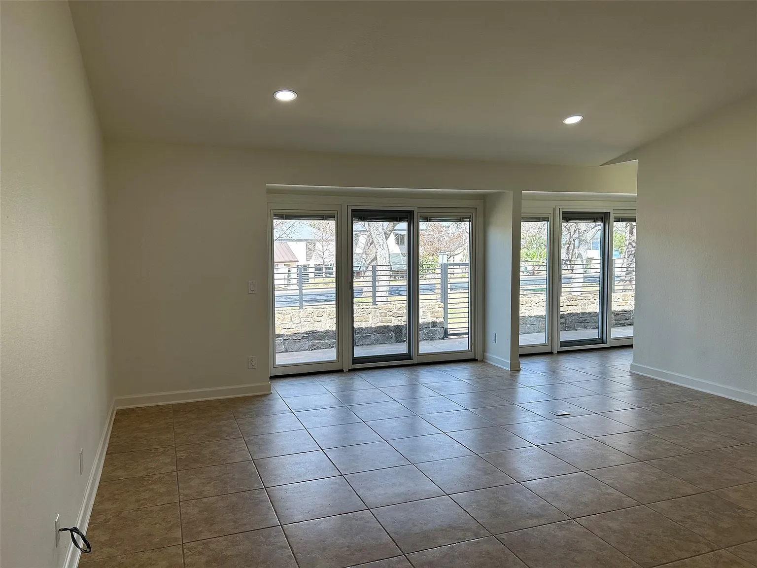 2 bed, 2.0 bath, 1243 sqft, $2,150 — Photo 2