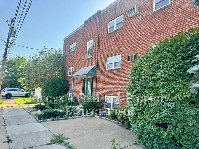9513 Hoff St #8 — Photo 14