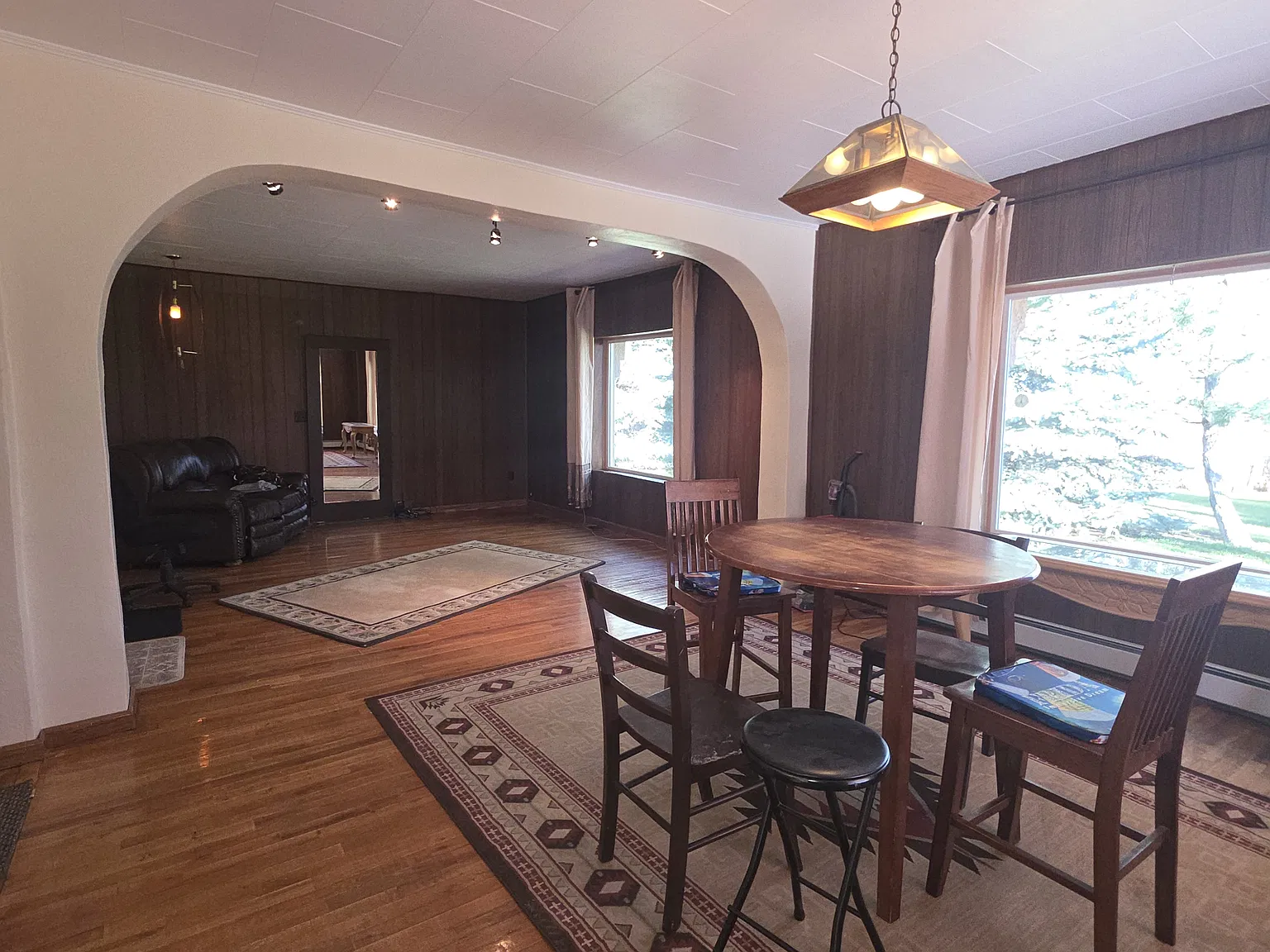 2 bed, 1600 sqft, $1,300 — Photo 3