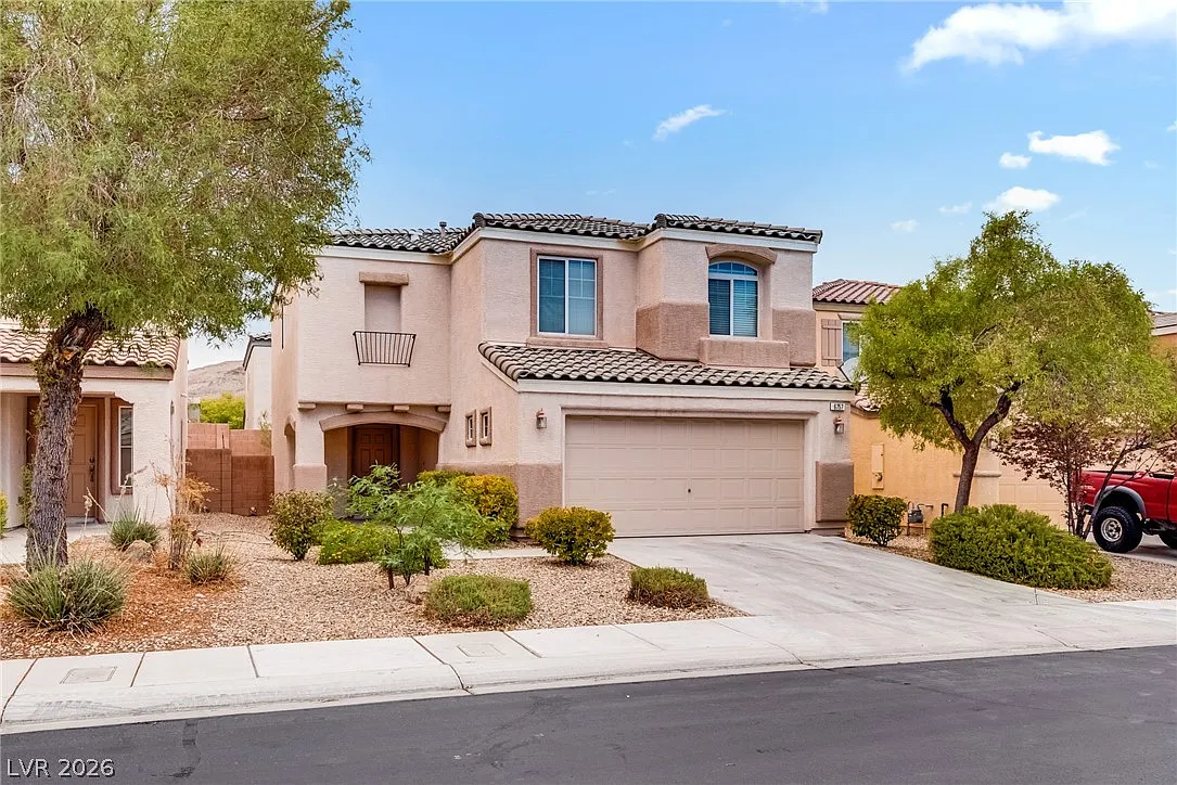 3 bed, 2.5 bath, 1746 sqft, $2,045 — Photo 1