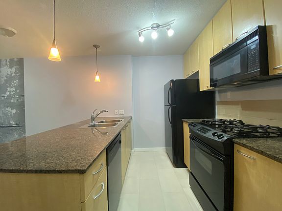 4th image of 7178 Collier St #1909