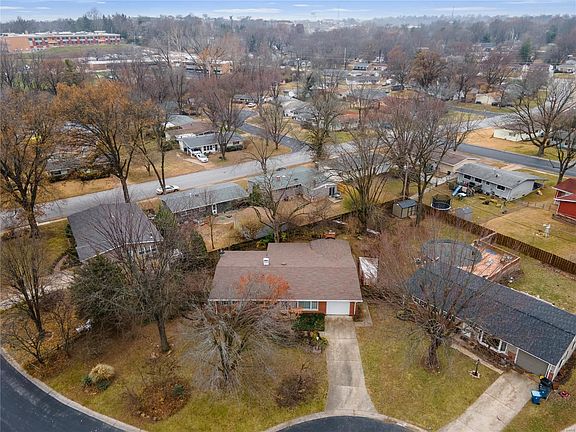 3rd image of 69 Saint Edith Ct