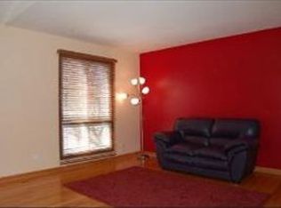 1106 Woodland Heights Blvd, Streamwood, IL