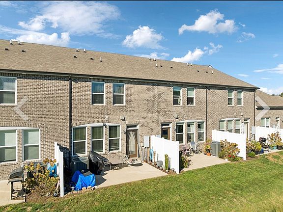 4th image of 427 Deveron Dr