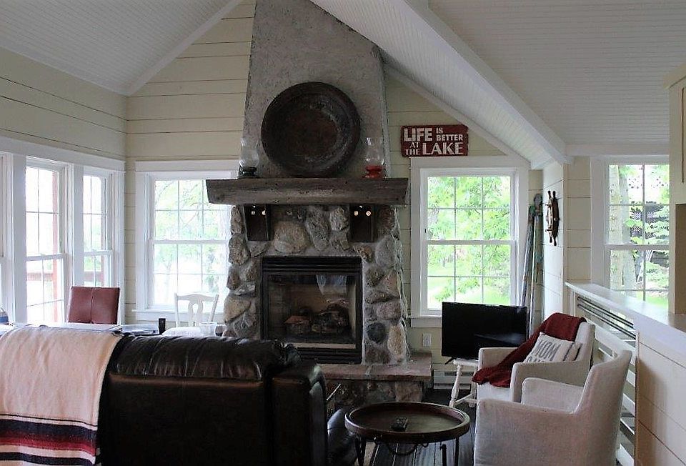 1st image of 15539 W Munson Ln