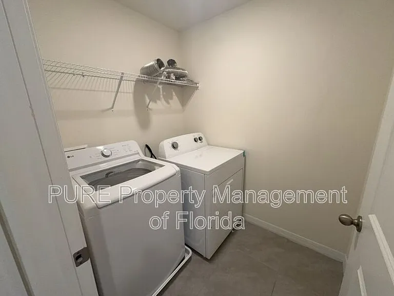 8702 SW 46th Ave — Photo 53