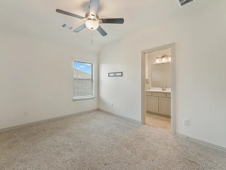 3208 Heathrow Rd — Photo 18