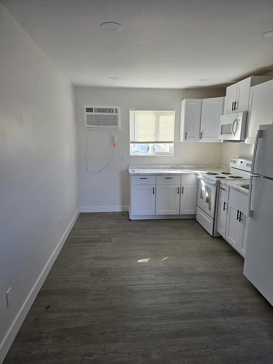 Building Photo - 5017 Olivehurst Ave #F