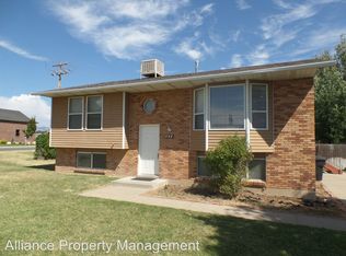 792 N 1500 W, Clinton, UT 84015