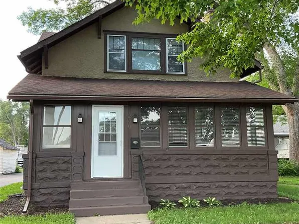 240 W Wheeler Ave, North Mankato, MN 56003