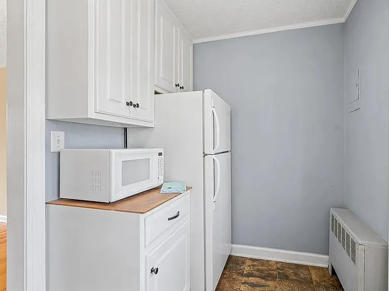 1700 Roslyn Dr #22C — Photo 2