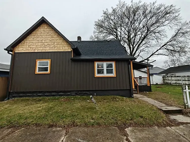817 Indiana Ave — Photo 3