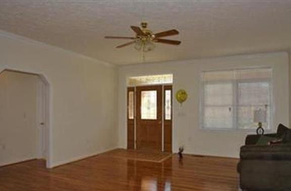 2nd image of 471 Houchins Rd