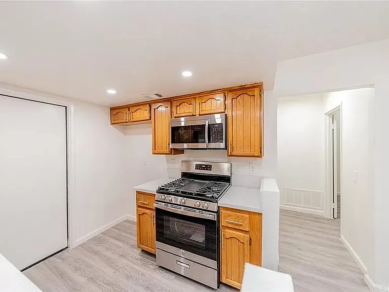 24101 Fir Ave — Photo 11