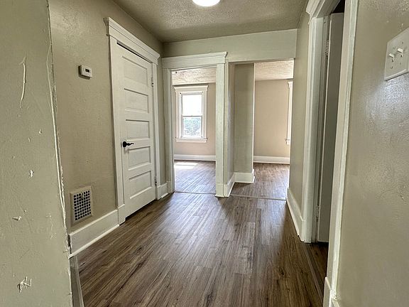3rd image of 208 Penn Ave APT 2