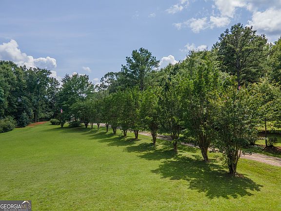2nd image of 124 Marty Ln