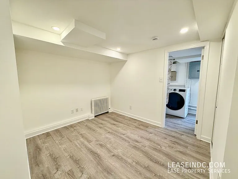 1941 39th St NW — Photo 25
