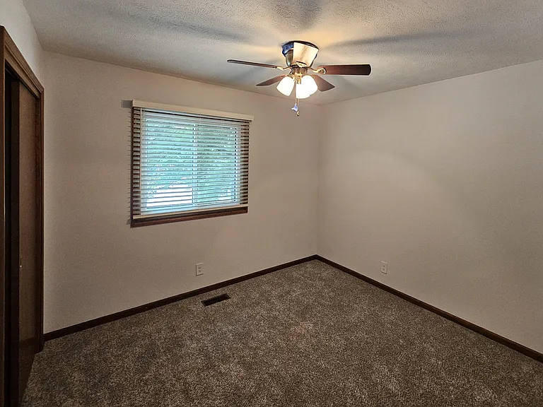 5208 Ascot Cir — Photo 19