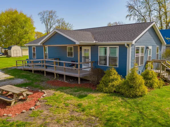 516 W 4th St, North Manchester, IN 46962