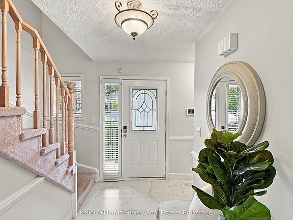 3rd image of 20 Caleche Ave