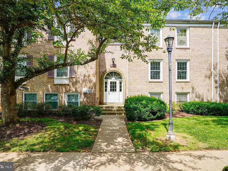 820 Quince Orchard Blvd #102