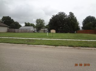 1412 Horse Creek Trl, Pawnee, IL 62558