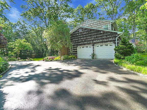3rd image of 30 Richie Ct N