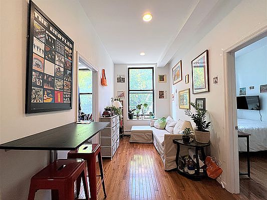 1st image of 215 E Broadway #3F