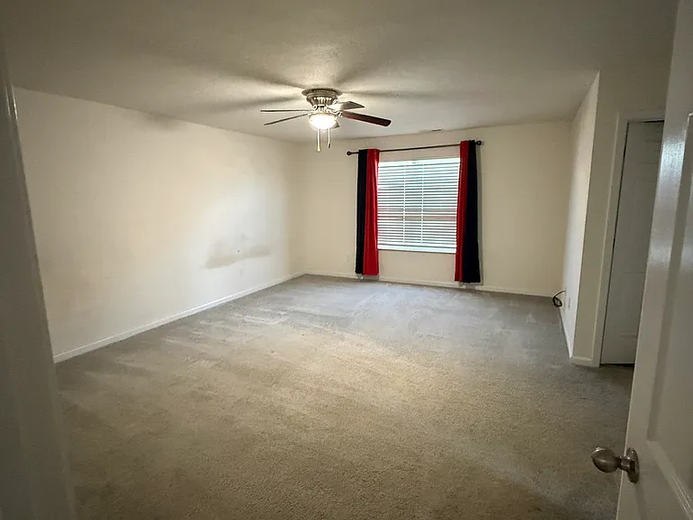 822 Blue Ash Trl — Photo 16