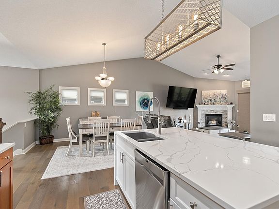 3rd image of 13015 Alpine Dr