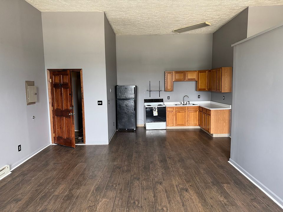 1st image of 251 Main St #C