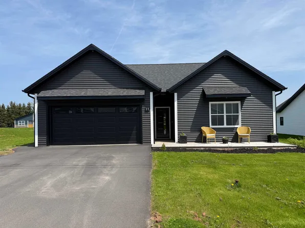 11 Brooklyn Ave, Charlottetown, PE C1E 3S3