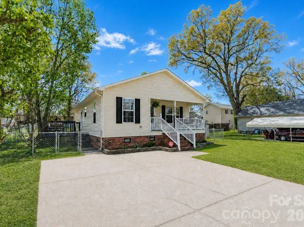 1015 S Walnut St, Kannapolis, NC 28081