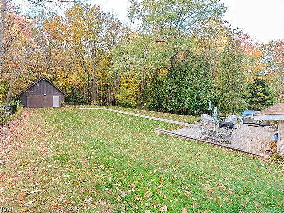 3rd image of 36280 Eddy Rd