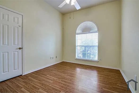 7309 Normandy Rd — Photo 11