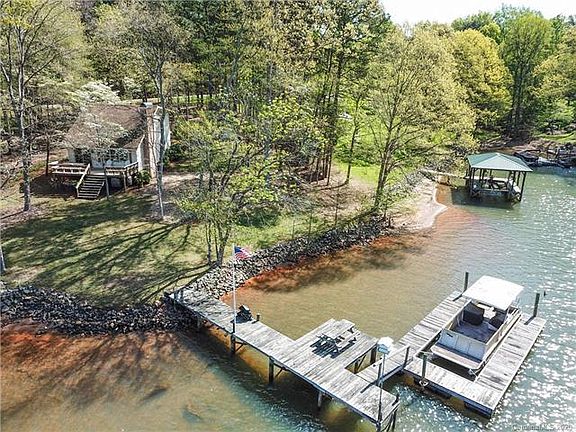 3rd image of 668 Lakeview Shores Loop #239