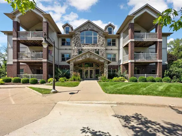 852 Foster Rd, Iowa City, IA 52245