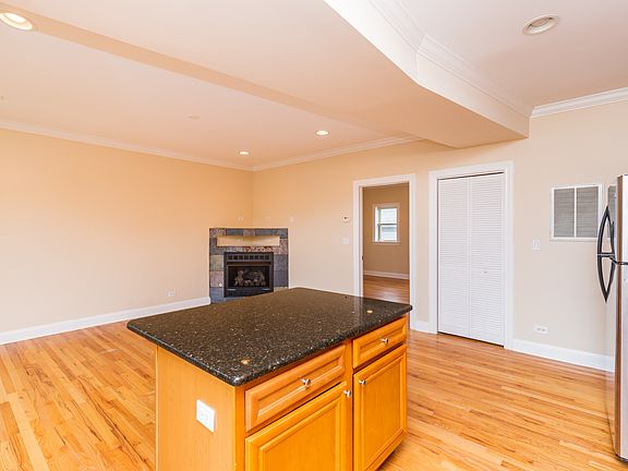 4th image of 3510 W Cortland St APT 1S
