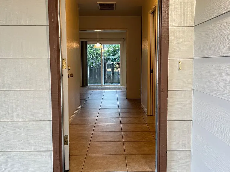 2409 Riedel Way — Photo 3