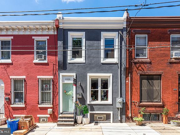 2nd image of 1936 E Hazzard St