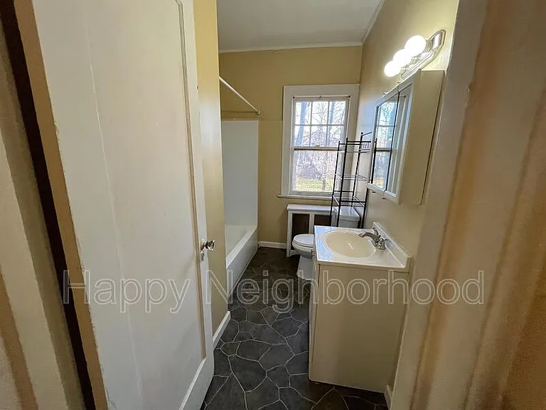 130 Bradley Ave #303 — Photo 20